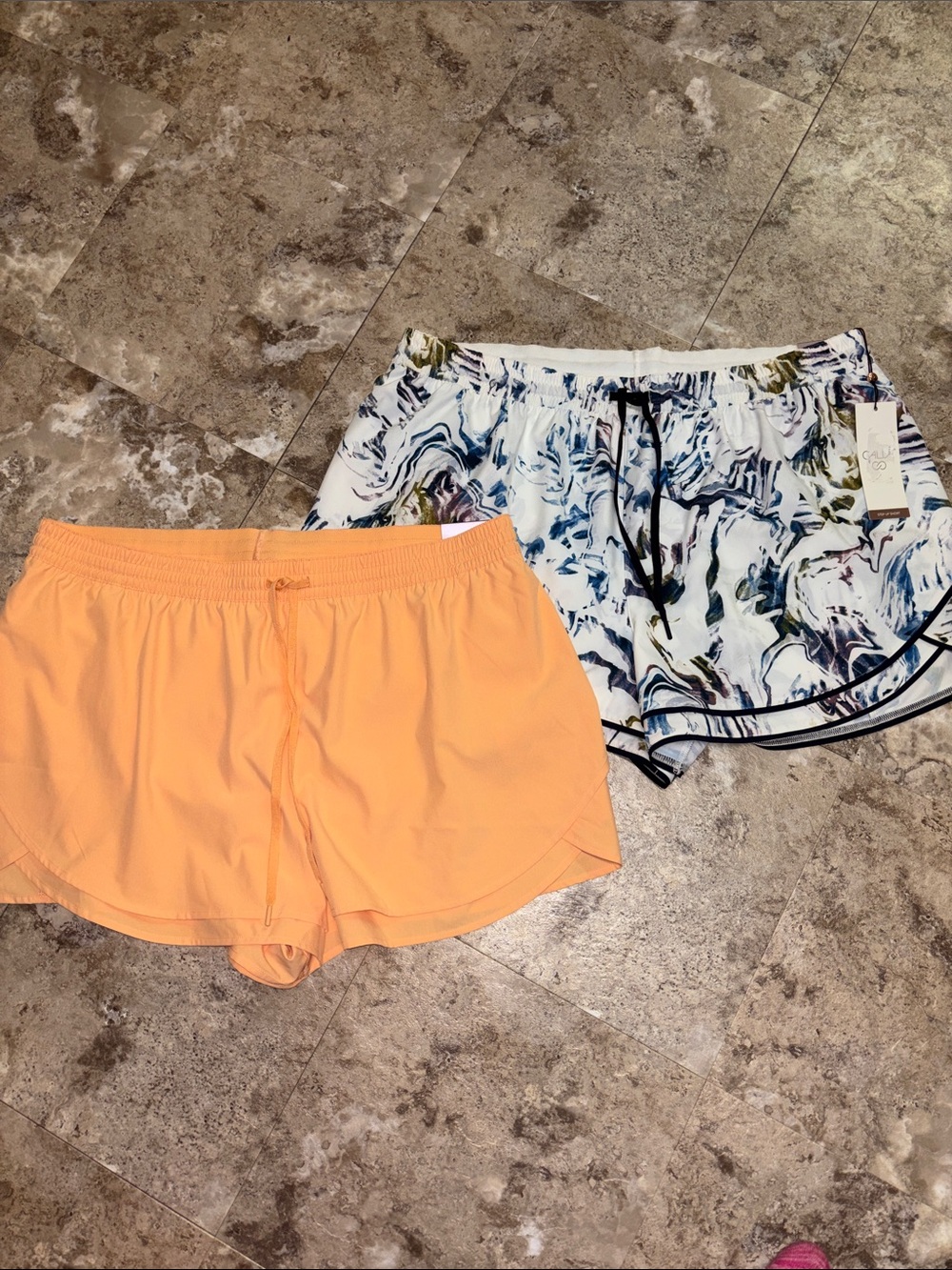 CALIA by Carrie Underwood Peach & Marble-Print Athletic Shorts Set (NWT X-Large)